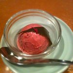 希須林 小澤 - 桜のアイスクリーム／480円