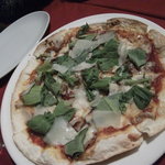 エスト! プロッシモ - ピッツァ／豚バラ肉のスモークと香取産のブラウンマッシュルーム、ルッコラ、ペコリーノロマーノ