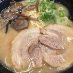 元祖博多中州屋台ラーメン 一竜 - とんこつラーメン@680円