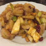 幸せ中国料理　ローズ上海 - 公保蝦球。ぷりぷり海老とピーナッツの強火炒め