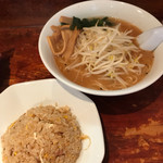 半チャンラーメン あかしや - 