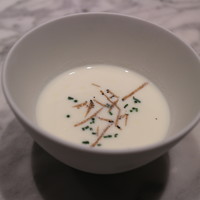 フレンチ串揚げ BEIGNET 大阪･ウメシバ - ジャガイモの冷製スープ　サマートリュフ