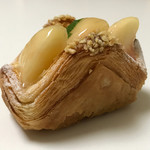 トラン・ブルー - 桃のデニッシュ　税込400円