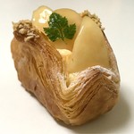 トラン・ブルー - 桃のデニッシュ　税込400円