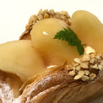 トラン・ブルー - 桃のデニッシュ　税込400円