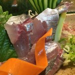 成寿司 - 薬味も何種類も盛り付けられてます