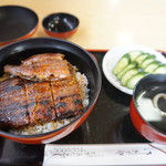 うなふじ - うなぎ丼（特2160円）ときゅうり（150円）