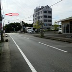 かめ吉 - モス横の電柱看板が見えたら右折