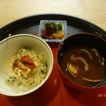 京料理 かじ - 鱧の炊き込みご飯、漬物、あさりの味噌汁