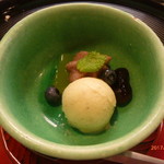京料理 かじ - 酒粕とイチジクのアイスクリームとパイナップルのゼリーほか