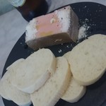 鶏のテリーヌ　肉多めなんだけど小さく見える。。。＾＾