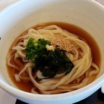 Shinoro Machidukuri Terasu Wakiaiai - 和気藍々うどん冷たいの(600円)です。