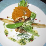 西洋膳所　やすなが - 2017年の｢スタンダードコース｣天然鯛のポワレと春野菜