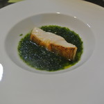 アキヒサ ハンダ - 根室産ギンポウのポワレ　生海苔のソース