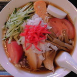 幸味亭 - 和風の冷たい醤油ラーメン大盛り（真上）