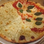 Piza Ba Otto - マルゲリータ＆ハチミツのハーフ＆ハーフ