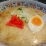 麺屋神楽 - こちらは濃厚塩ラーメン800円