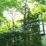 万平ホテル - お庭からみた碓氷館