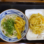 丸亀製麺 - 冷しぶっかけ(大）＋野菜かき揚げ天　５２０円