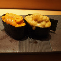 伊勢鮨 - 紫雲丹・馬糞雲丹の食べ比べ