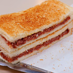 珈琲専門店 エース - コンビーフもたっぷり♪