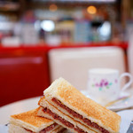 珈琲専門店 エース - サクサクコンビーフサンドはオススメです^ ^