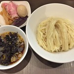 麺屋りゅう - 冷やし煮干しつけめん（大） + 味玉