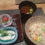 おおたに - 鯛と枝豆の炊き込み御飯、おくらとわかめの赤出汁