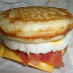 マクドナルド - ベーコンエッグマックグリドル