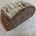 ベッカライ ビオブロート - 芦屋"BÄCKEREI BIOBROT"ヴァルヌス・ブロートのカット面