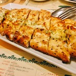 トルコ料理ボスボラスハサン - PEYNIRLI PIDE（チーズのトルコピザ）