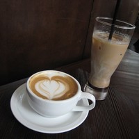 ジンジャーズビーチ - マカダミアラテ　と　アイス豆乳チョコラテ