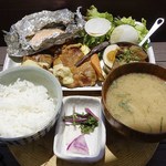 海沿いの キコリ食堂 - 