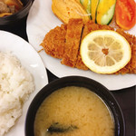 河辺ドライブイン - とんかつ定食