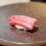 寿しの吉乃 - 大間の中トロと大トロ中間