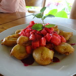 Warung Titi - 盛り付けが美しいピサンゴレン