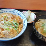 Yahataすしべん - 親子丼とうどんのセット