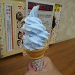 お食事処 旬屋 - ソフトクリーム・ソーダ(280円)