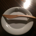 バー 山猫 - 取り皿とウッドナイフ