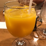 カフェ ペルレイ - 2杯目はオレンジジュース♪