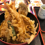 夢庵 - 天丼￥729＋税(→￥787）… 海老 2尾・イカ・かぼちゃ・シシトウ・茄子 2017年8月20日(日曜日)… その後  平日に行った時  平日と日曜の天丼は 天ぷらの揚げ方自体 全く違っていました！