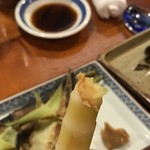 磯源寿し - みそを付けて食べるとそれはそれはぽりぽりといくらでも食べられます。