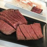 肉山 - 牛モモ？