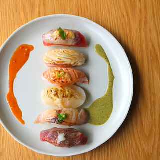 <6 pieces of KINKA's signature new style grilled Sushi >