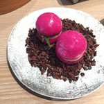 レヴォ - 赤ビーツ　メレンゲ