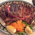 TRATTORIA Marione - Bistecca alla Fiorentina（Ｔボーンステーキ）