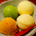 串かつ あーぼん - アイス全盛り(*≧∀≦*)
      バニラ、抹茶、紅茶、もも