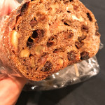 ベッカライ ビオブロート - レーズンとくるみのやつ＼(^o^)／