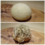 TTOAHISU - ◆上：牛乳パン、中には塩漬けにした「桜」入り。 ◆下：米粉のパン。おにぎりをイメージし、中には「梅」、上に「とろろ昆布」が盛られています。