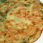 辰家 - ネギ海鮮チヂミ（イカと葱のお好み焼き風）